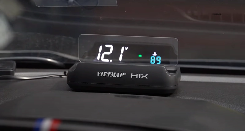 Cách sử dụng màn hình HUD trên kính lái